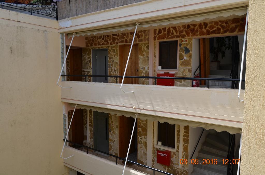 Apartments Zoumperi Néa Mákri Extérieur photo