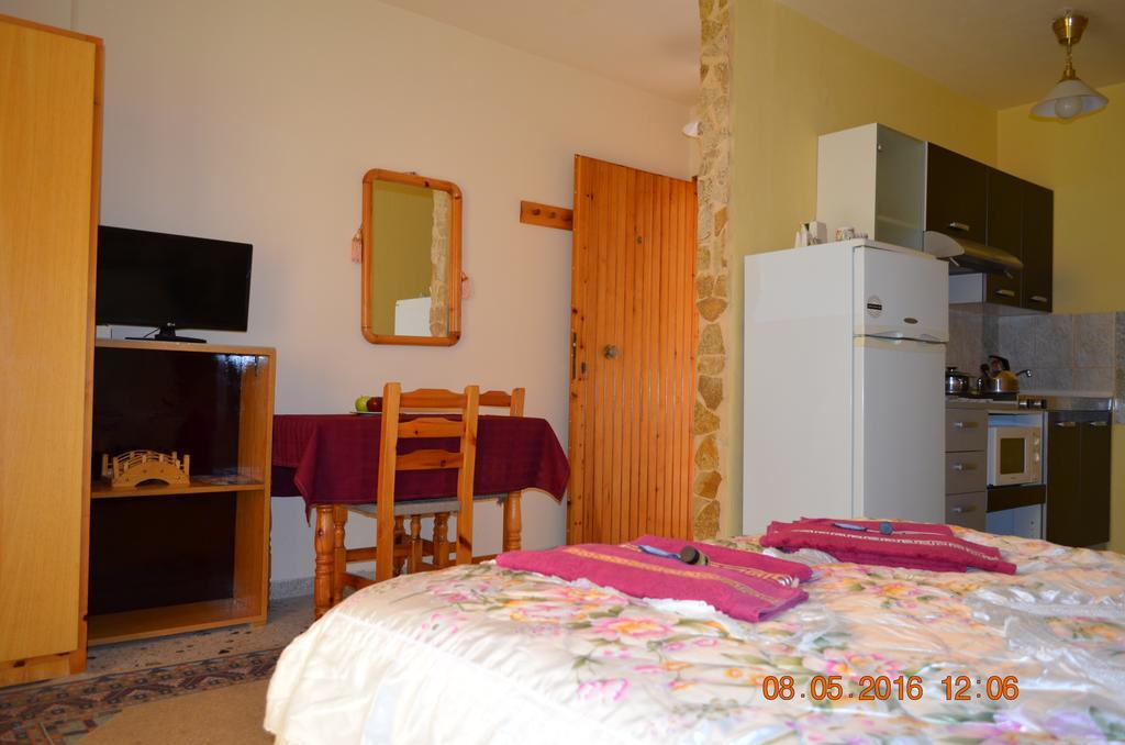 Apartments Zoumperi Néa Mákri Extérieur photo
