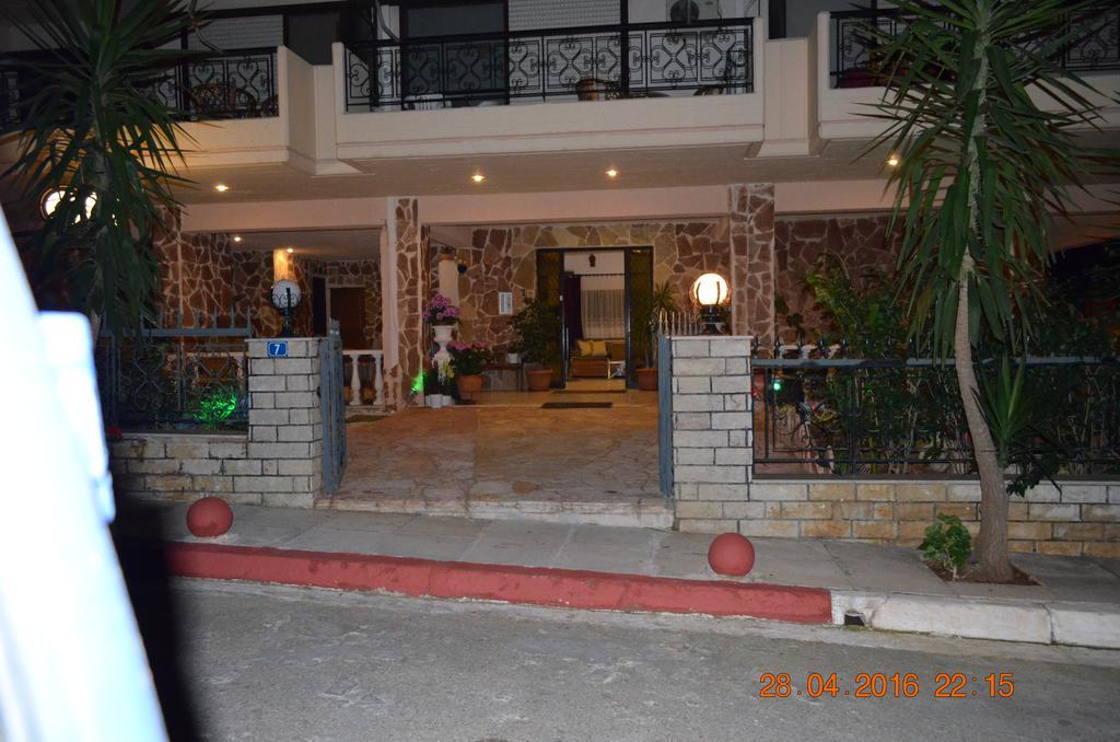 Apartments Zoumperi Néa Mákri Extérieur photo