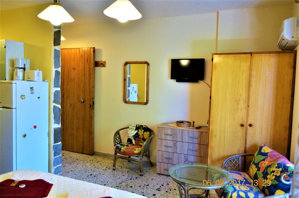 Apartments Zoumperi Néa Mákri Extérieur photo